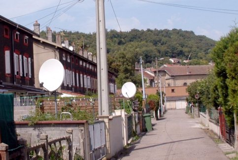 Les cités Saint-Euchaire en 2009, allées des Iris et des Lilas (photographie couleur : Jean-Luc Gouret)